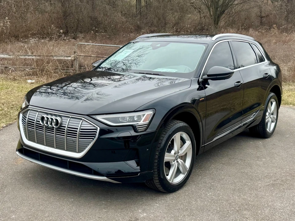 2019 Audi e-tron - Image 2 of 21