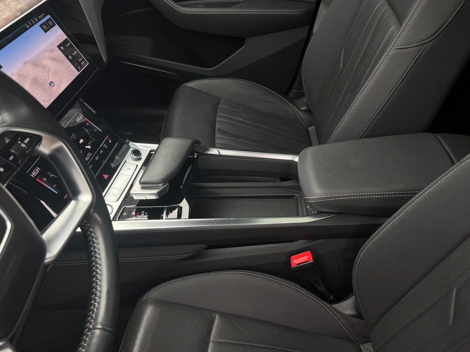 2019 Audi e-tron - Image 12 of 21