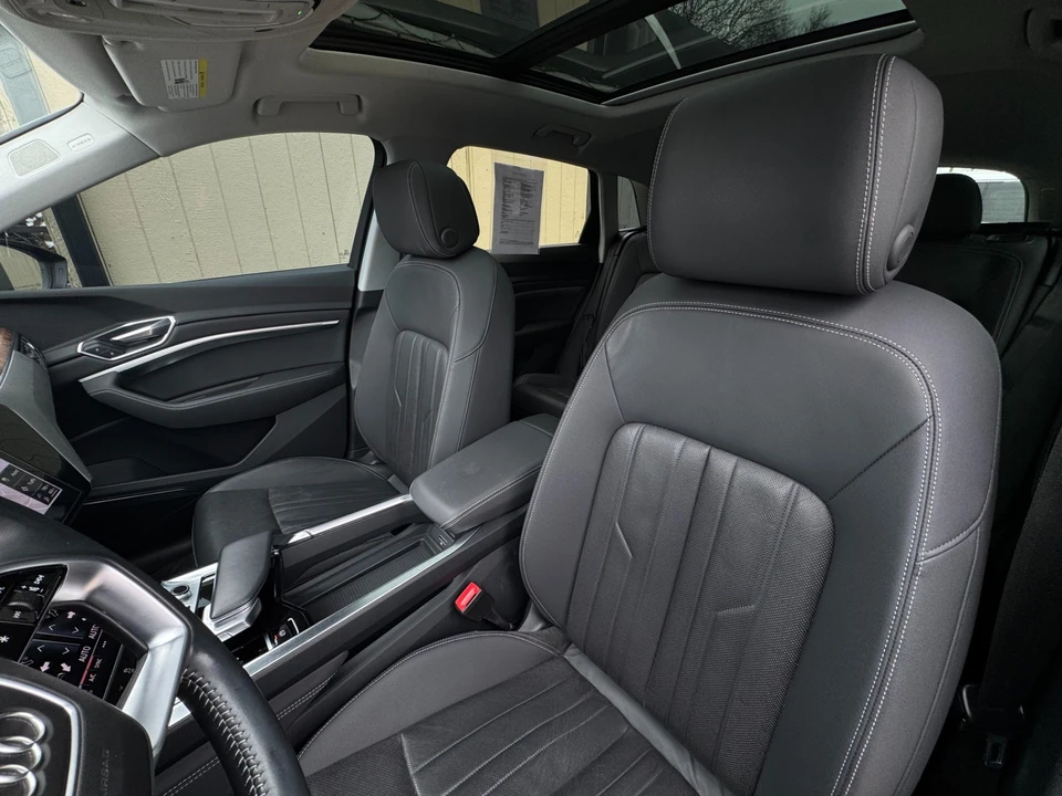 2019 Audi e-tron - Image 11 of 21