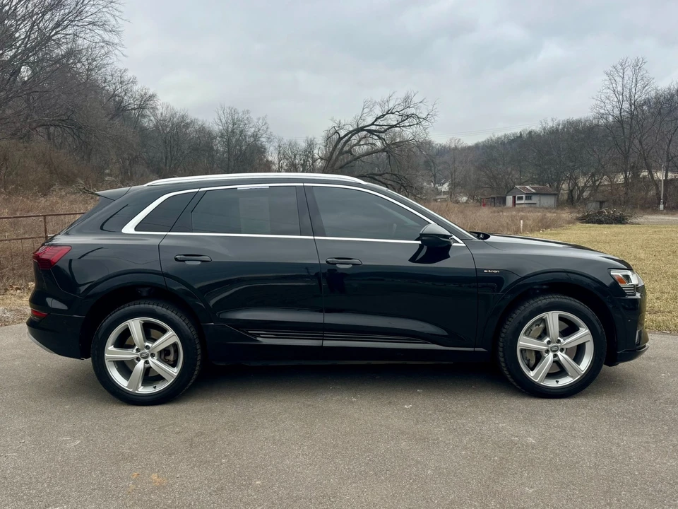 2019 Audi e-tron - Image 7 of 21