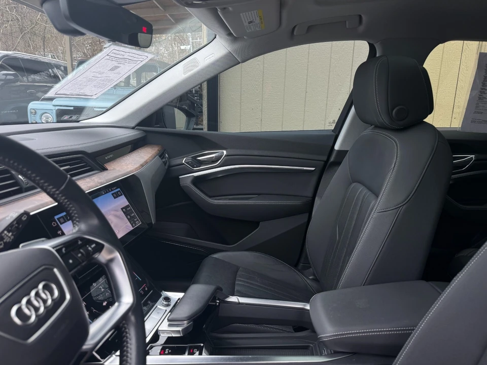 2019 Audi e-tron - Image 17 of 21