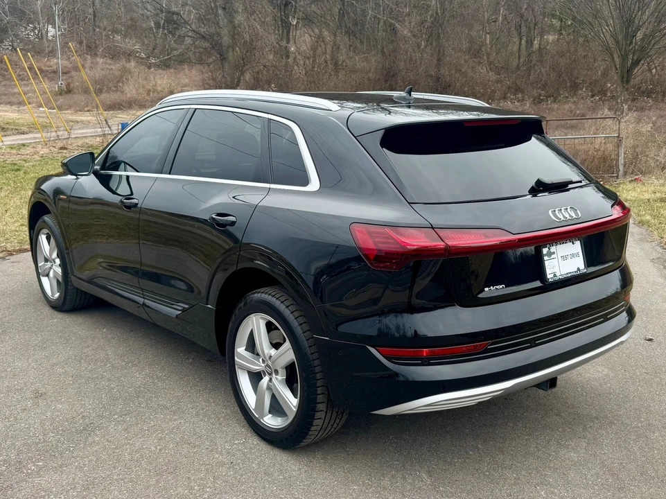 2019 Audi e-tron - Image 4 of 21
