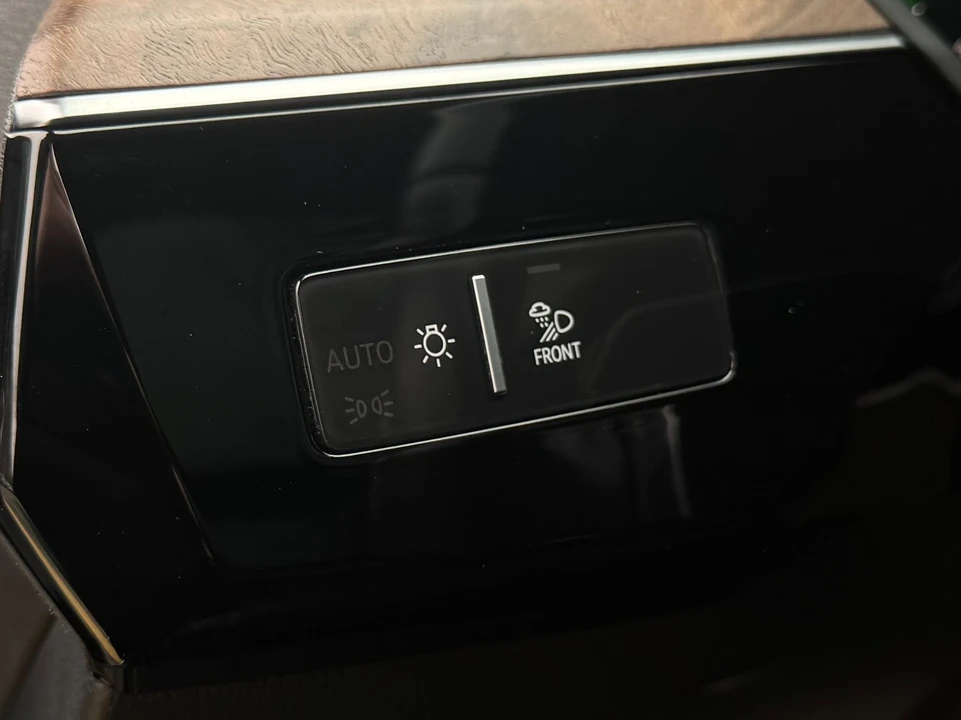 2019 Audi e-tron - Image 14 of 21