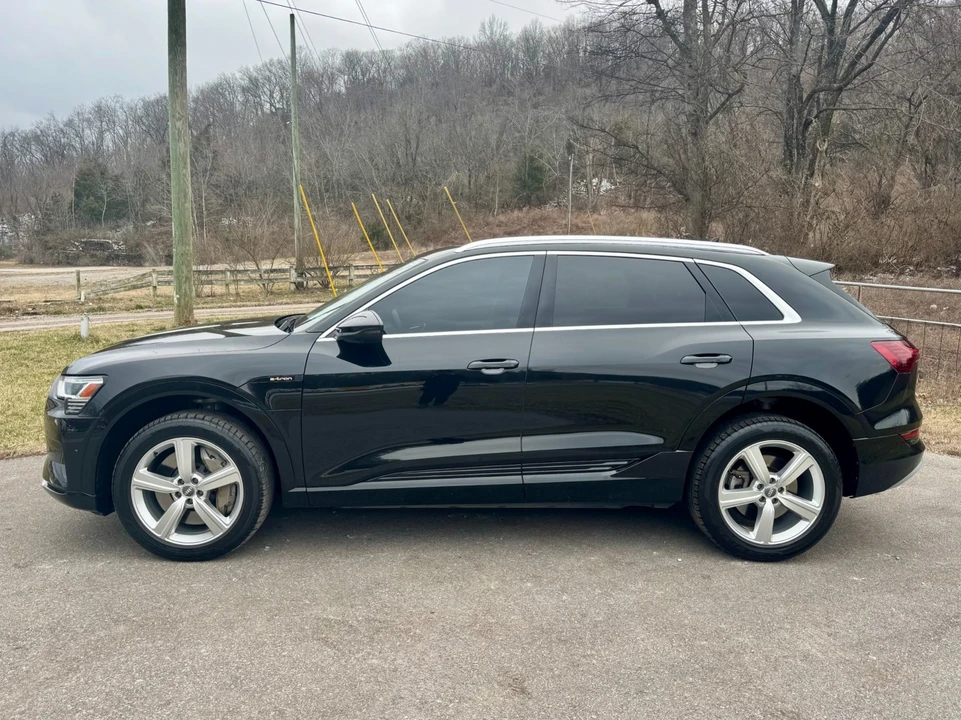2019 Audi e-tron - Image 8 of 21