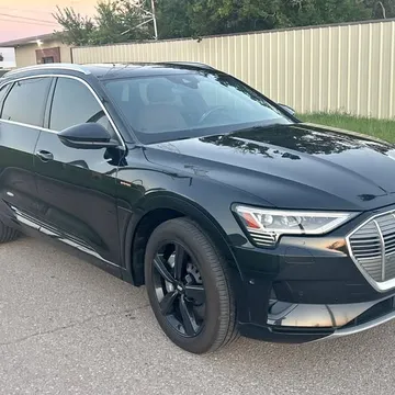 2019 Audi e-tron Premium Plus