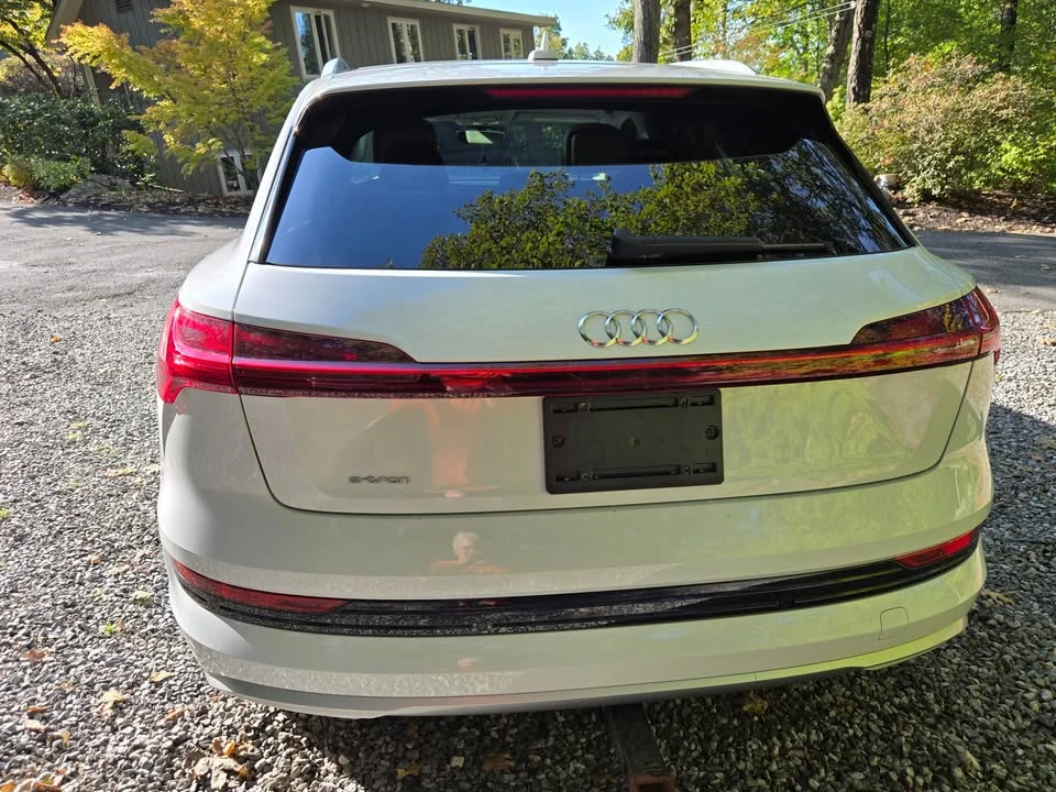 2019 Audi e-tron - Image 4 of 19