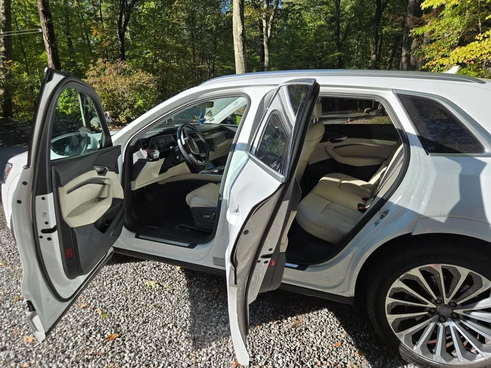 2019 Audi e-tron - Image 8 of 19
