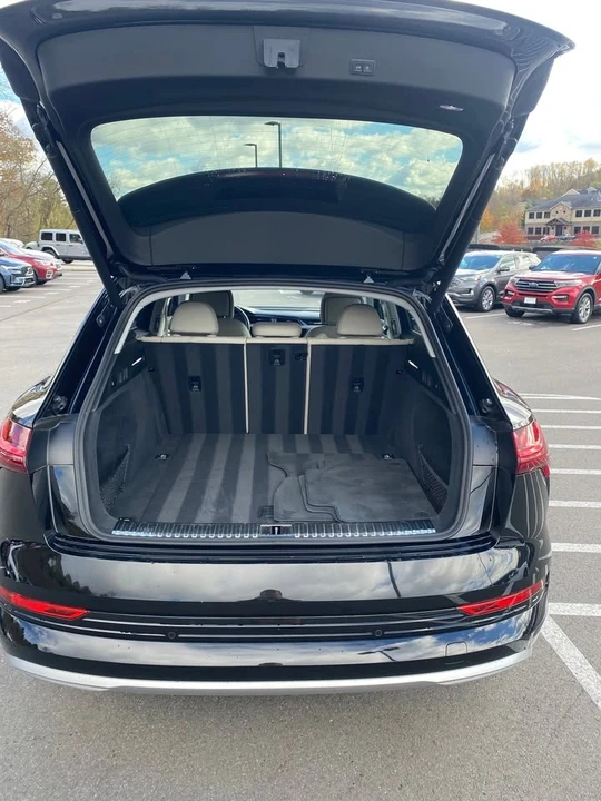 2019 Audi e-tron - Image 7 of 10