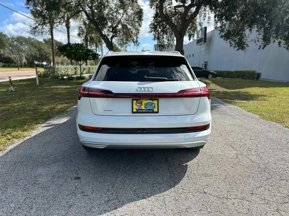2019 Audi e-tron - Image 8 of 20