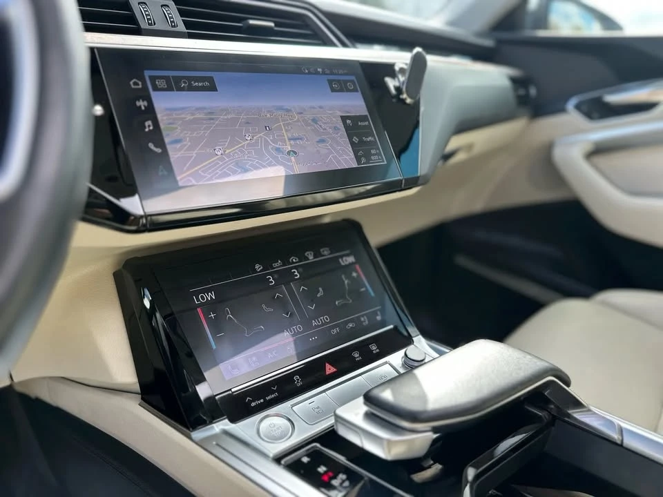 2019 Audi e-tron - Image 13 of 20