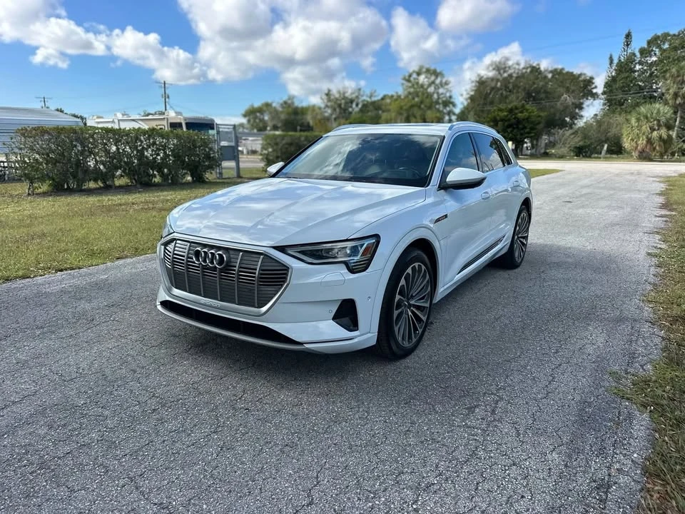2019 Audi e-tron - Image 2 of 20