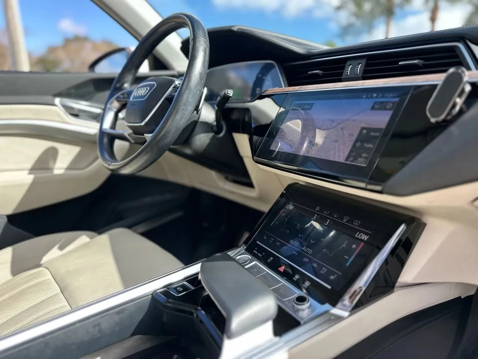 2019 Audi e-tron - Image 11 of 19