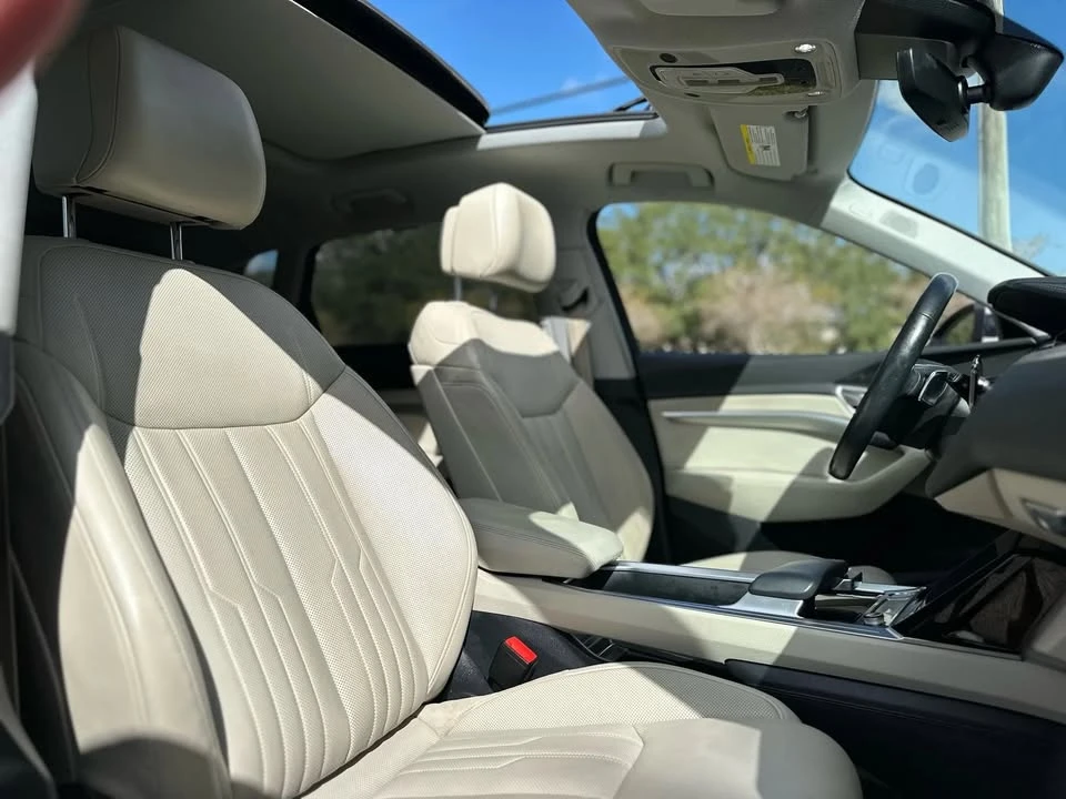 2019 Audi e-tron - Image 10 of 19