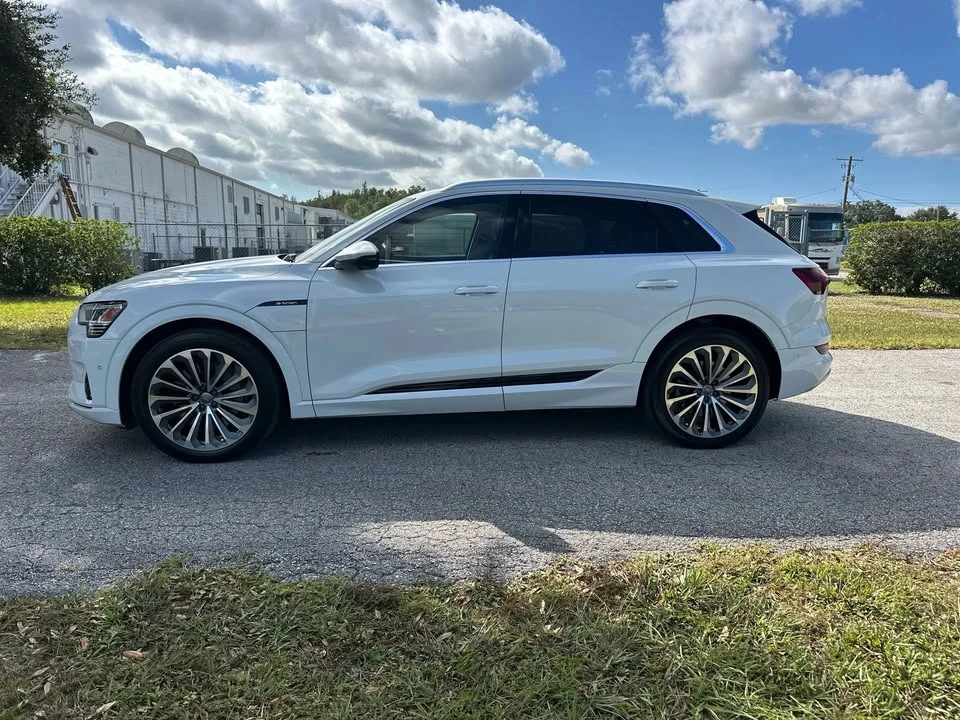 2019 Audi e-tron - Image 4 of 19