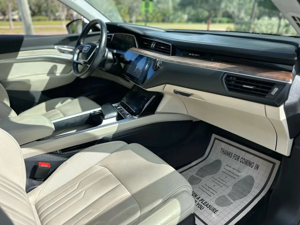 2019 Audi e-tron - Image 12 of 19