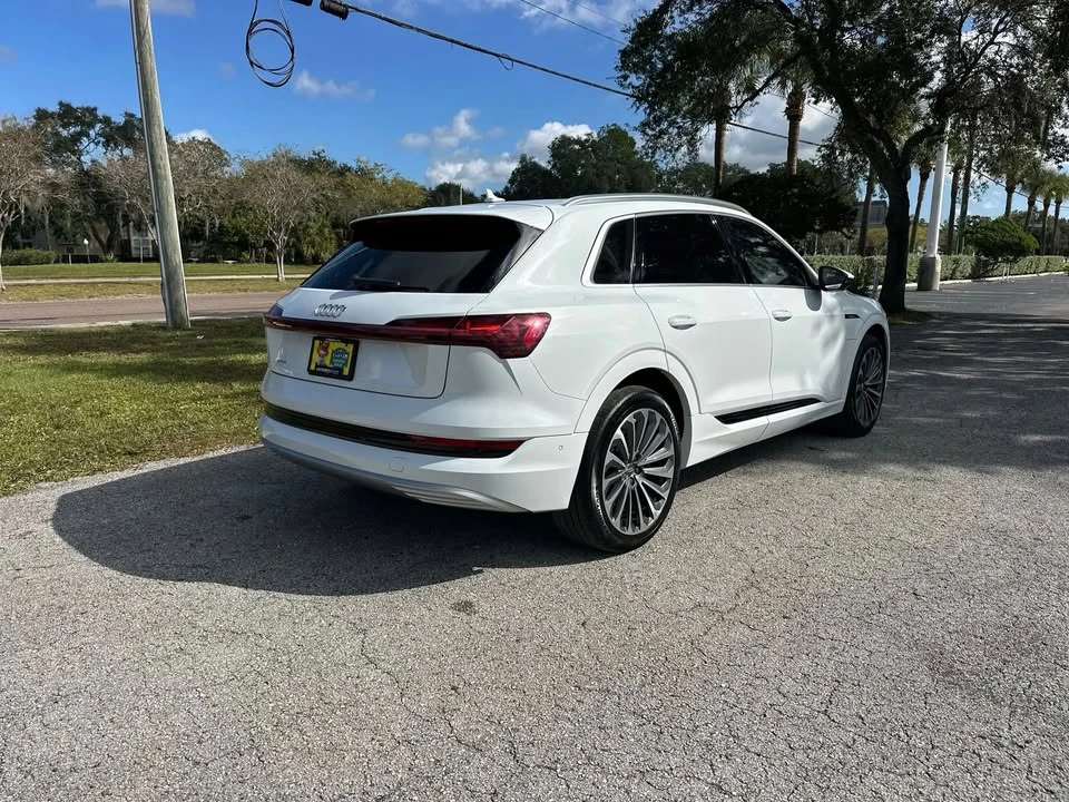 2019 Audi e-tron - Image 7 of 19