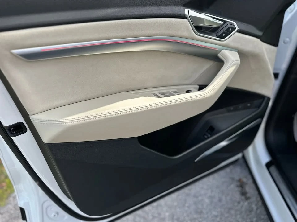 2019 Audi e-tron - Image 16 of 19