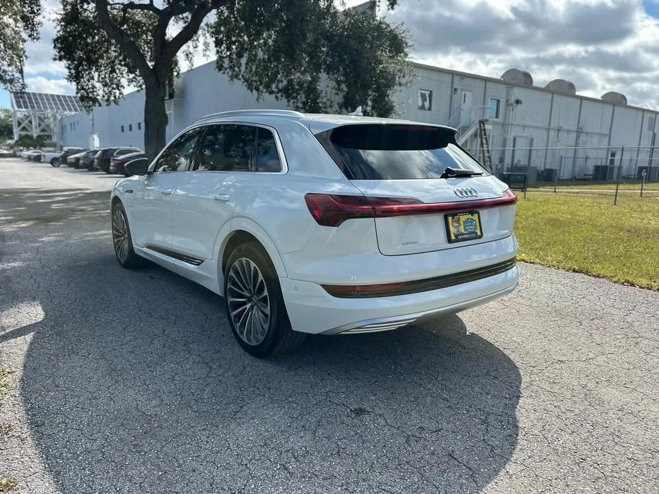 2019 Audi e-tron - Image 6 of 19