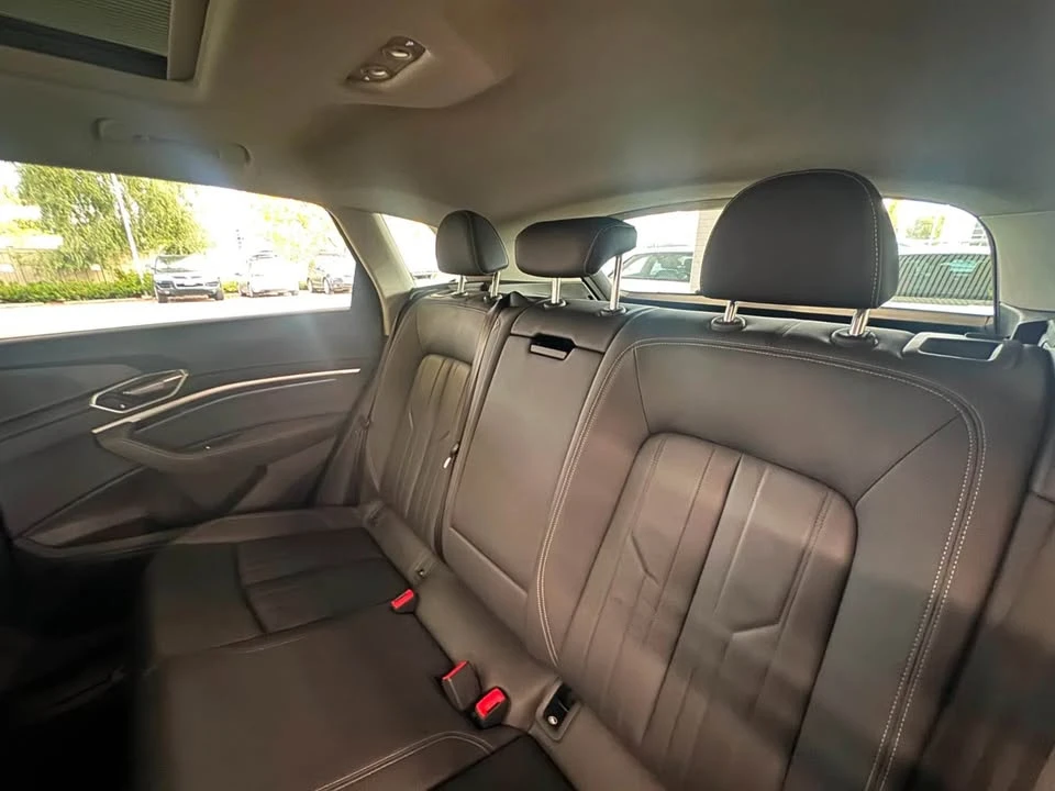 2019 Audi e-tron - Image 9 of 12