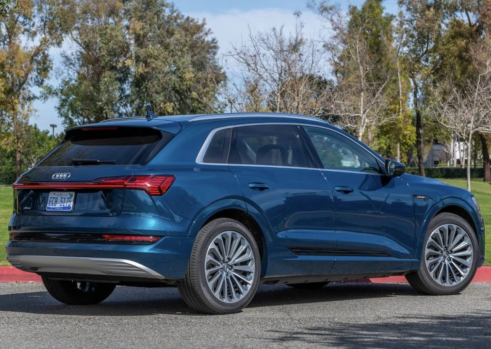 2019 Audi e-tron - Image 3 of 4