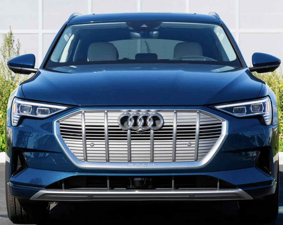 2019 Audi e-tron - Image 4 of 4