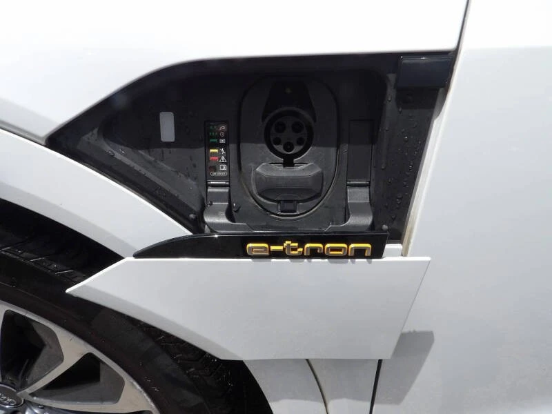 2019 Audi e-tron - Image 12 of 12