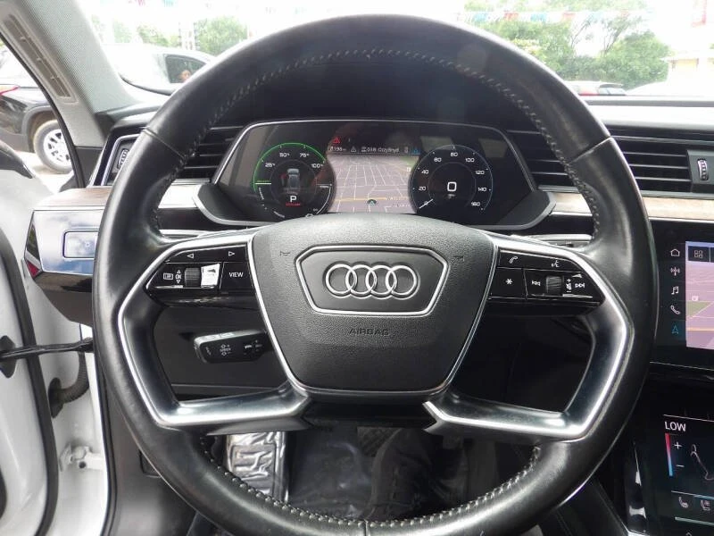 2019 Audi e-tron - Image 6 of 12