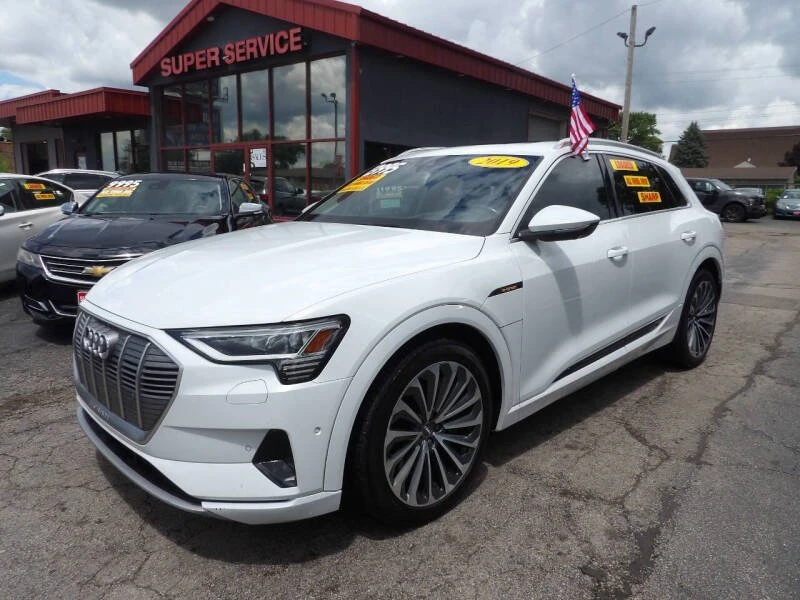 2019 Audi e-tron - Image 2 of 12