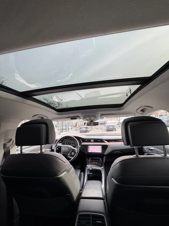 2019 Audi e-tron - Image 17 of 20
