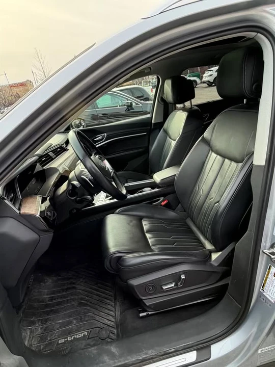 2019 Audi e-tron - Image 9 of 20