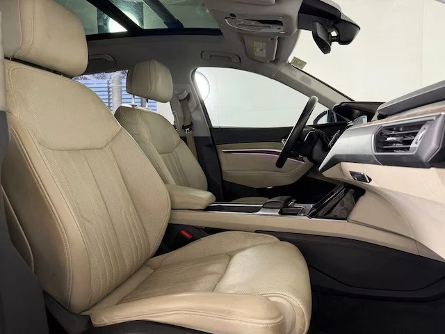 2019 Audi e-tron - Image 9 of 13