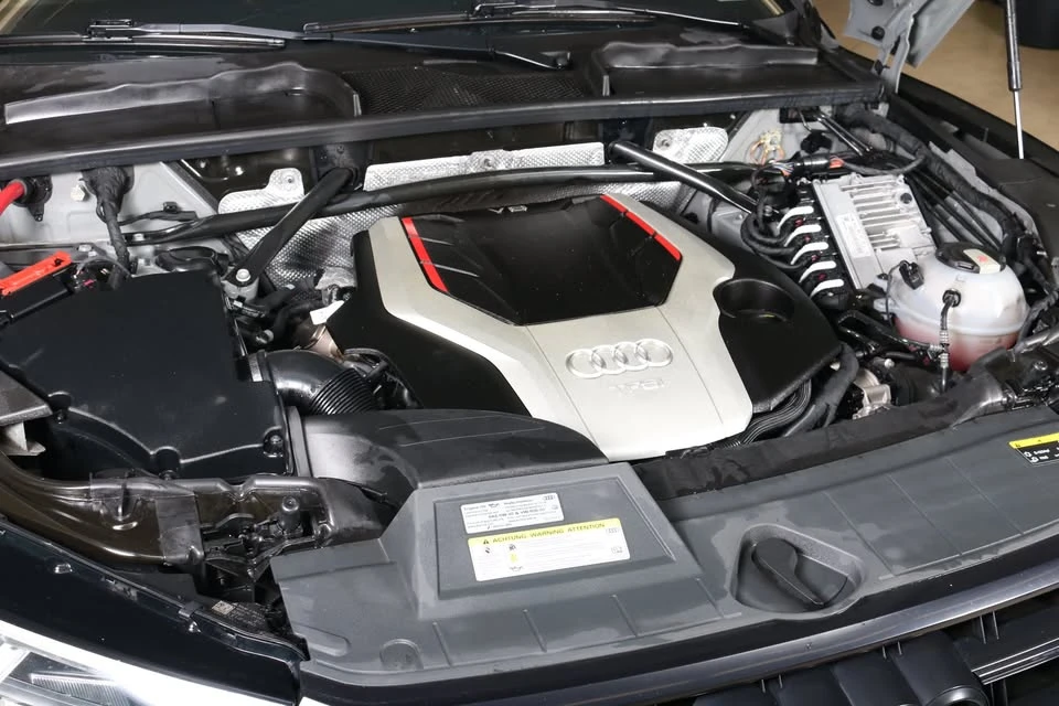 2019 Audi FY SQ5 - Image 2 of 17