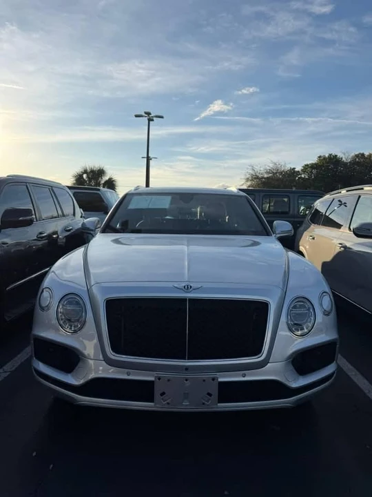 2019 Bentley Bentayga - Image 2 of 9