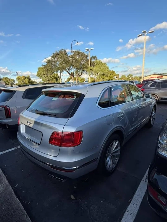 2019 Bentley Bentayga - Image 9 of 9
