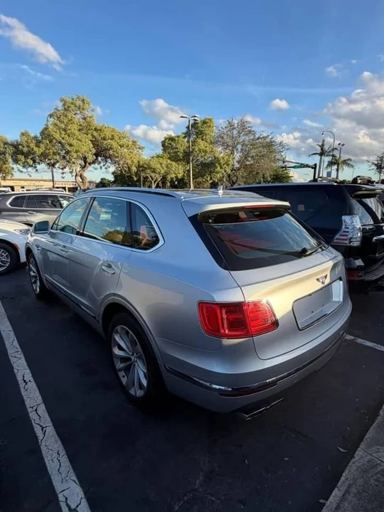 2019 Bentley Bentayga - Image 8 of 9