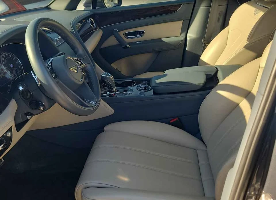 2019 Bentley Bentayga - Image 4 of 5