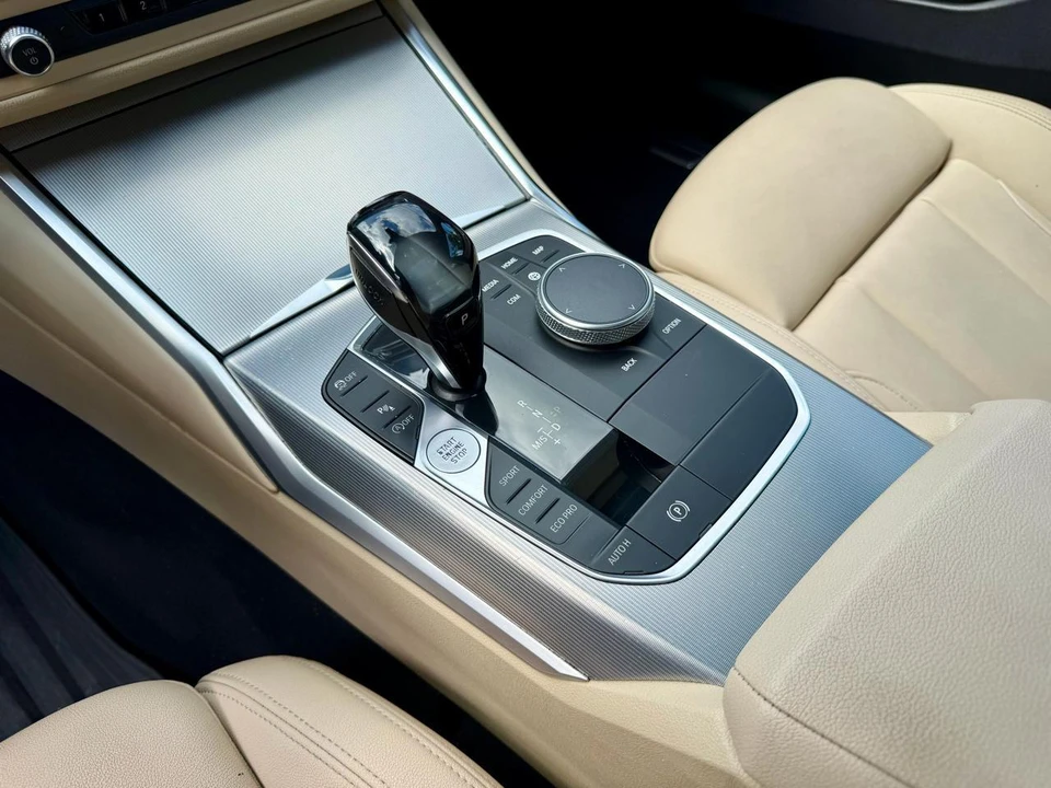 2019 BMW G20 3 Series Sedan - Image 14 of 31