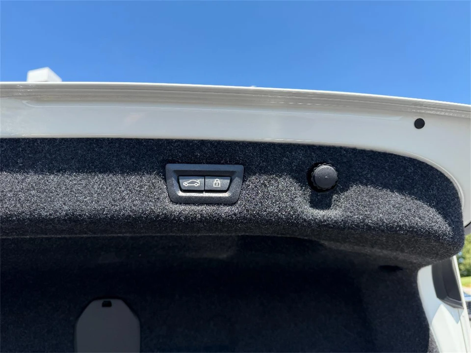 2019 BMW G30 5 Series Sedan - Image 12 of 31