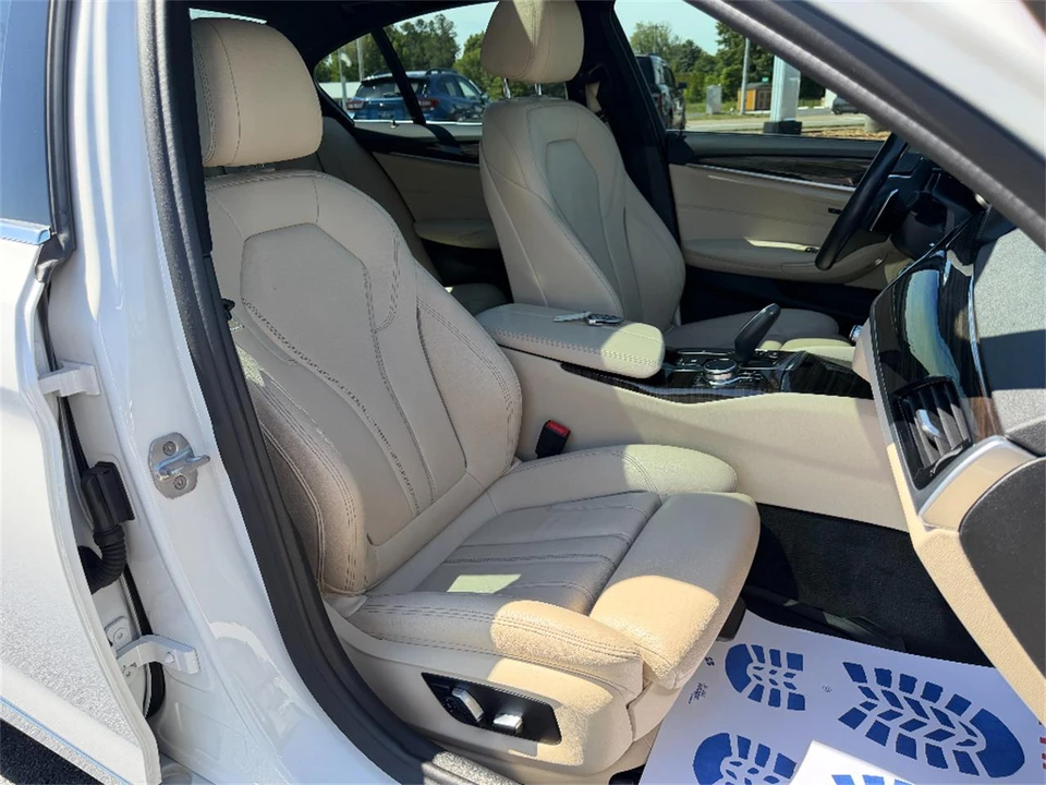 2019 BMW G30 5 Series Sedan - Image 14 of 31