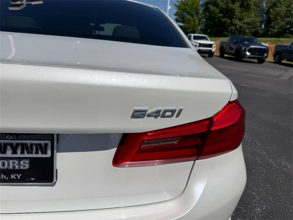 2019 BMW G30 5 Series Sedan - Image 10 of 31