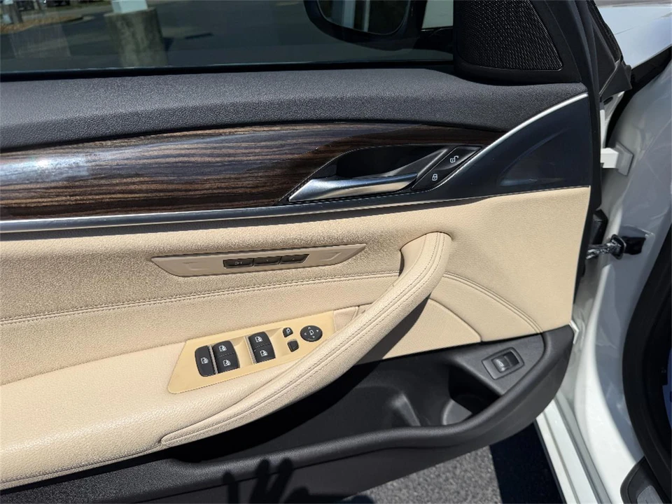 2019 BMW G30 5 Series Sedan - Image 18 of 31