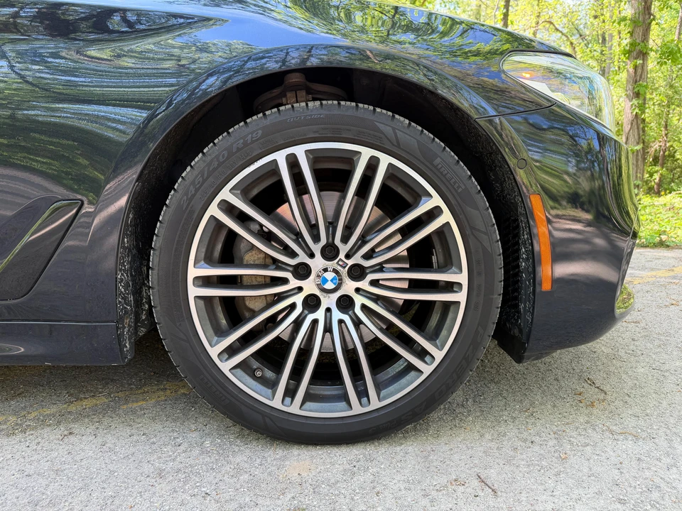 2019 BMW G30 5 Series Sedan - Image 25 of 31