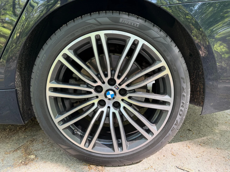 2019 BMW G30 5 Series Sedan - Image 23 of 31