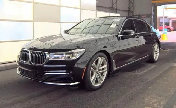 2019 BMW 750i xDrive Sedan