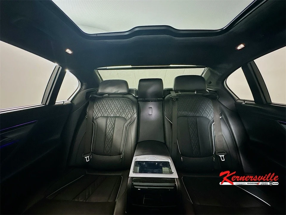 2019 BMW Alpina B7 - Image 13 of 21