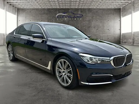 2019 BMW 740i
