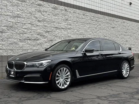 2019 BMW 740i