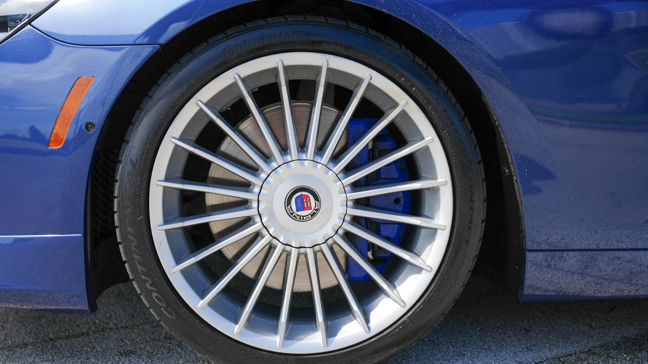 2019 BMW Alpina B6 - Image 21 of 31