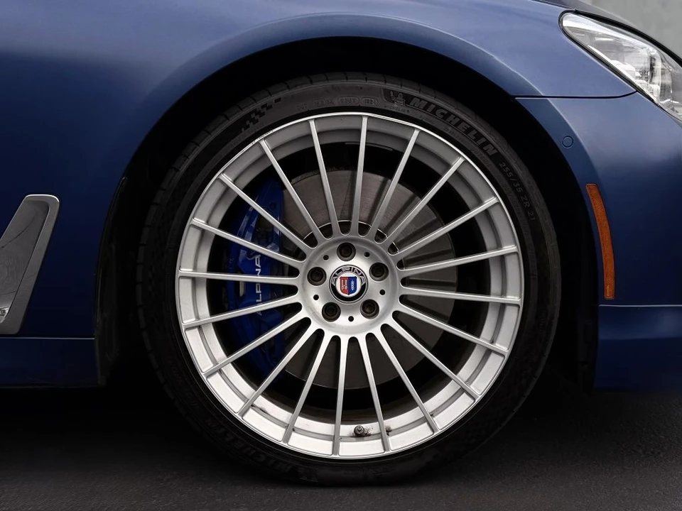 2019 BMW Alpina B7 - Image 14 of 21
