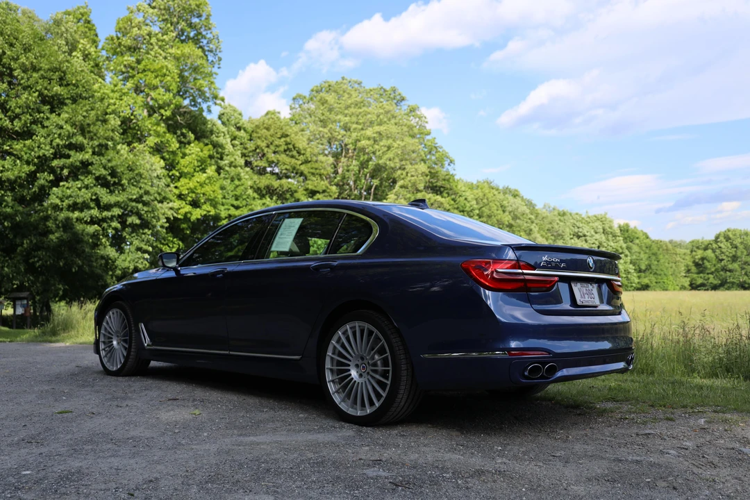 2019 BMW Alpina B7 - Image 11 of 30